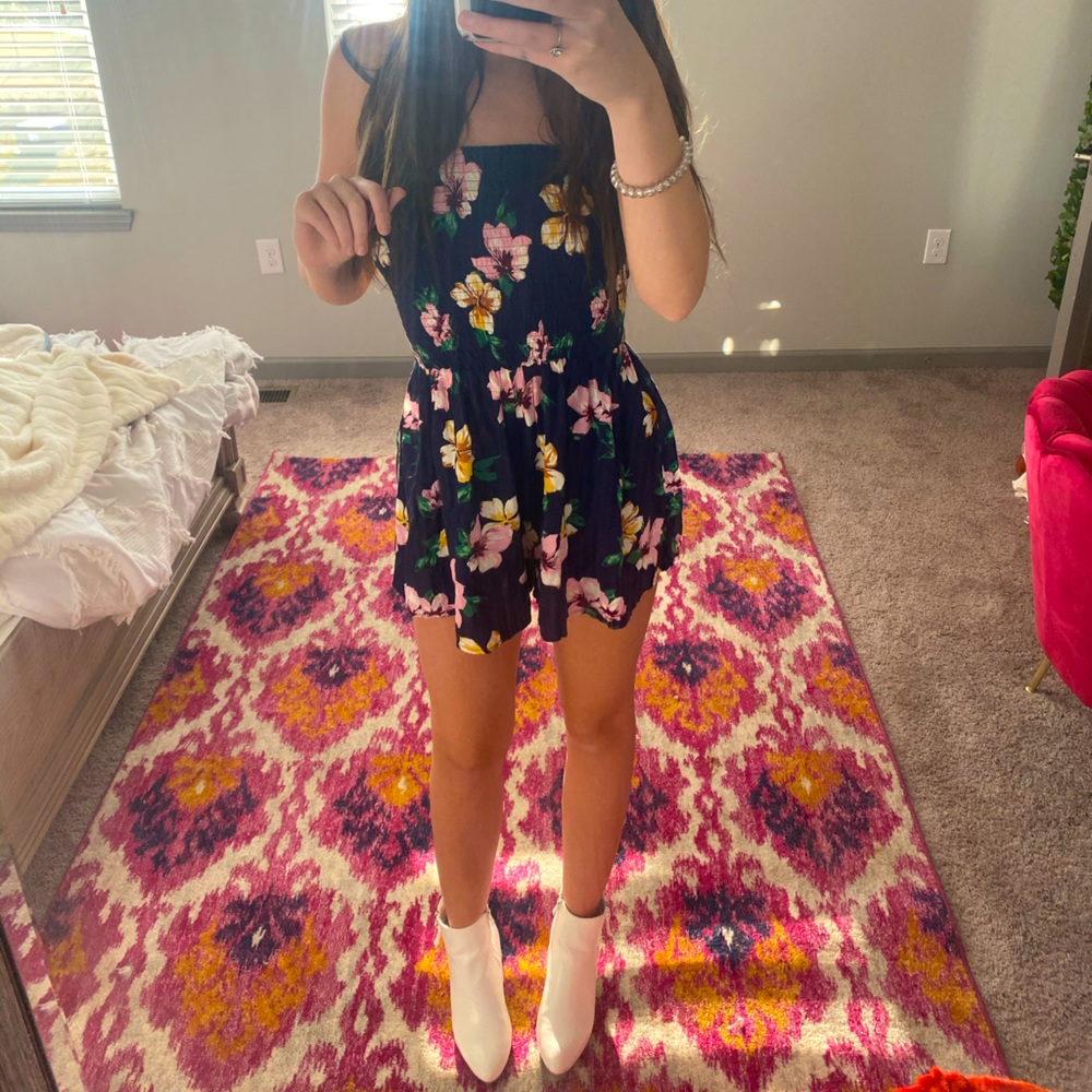 Floral romper - small